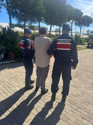 10 yil hapis cezasi ile aranan sahis yakalandi iYIke7Ua.jpg