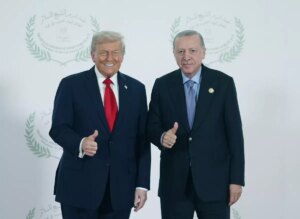 cumhurbaskani erdogan baris zirvesinde aile fotografi cekimine katildi XV2e2n3J.jpg