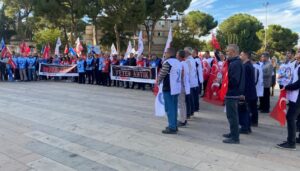 manisada okul muduru ve ogretmene saldiri jZQ213Bk.jpg